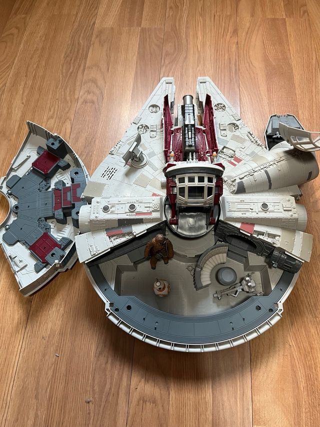 Halcón Milenario Star Wars 54x45x10