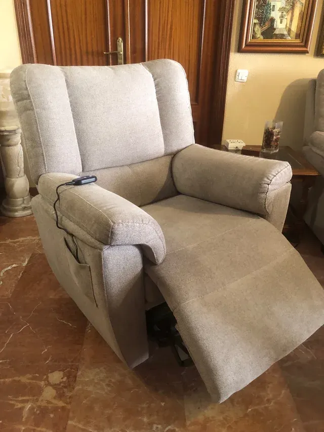 Sillón geriátrico beige eléctrico reclinable