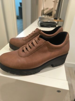 Botines marrones con cordones