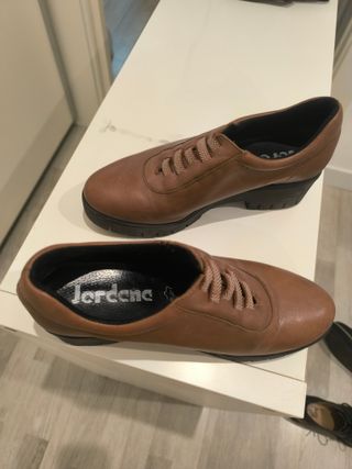 Botines marrones con cordones