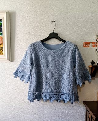 Blusa de puntillas azul talla L-M