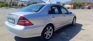 Mercedes-Benz Clase C 2005