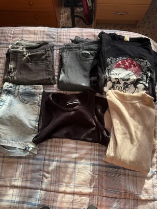 Lote Ropa: Camisetas y Pantalones