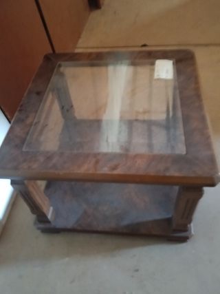 Mesa telefonera de madera con cristal