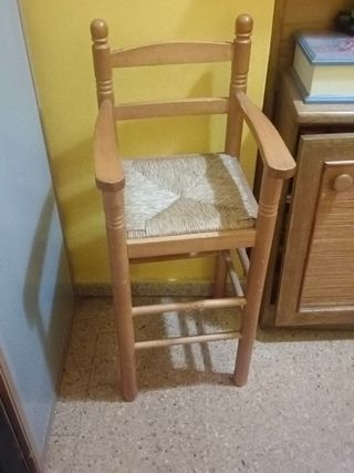 Silla infantil alta de madera