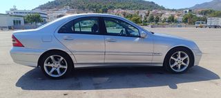 Mercedes-Benz Clase C 2005