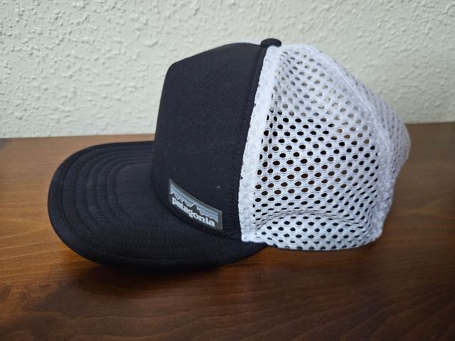 Gorra Patagonia Running Negra y Blanca