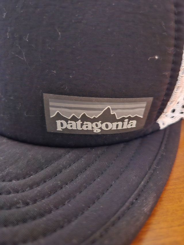 Gorra Patagonia Running Negra y Blanca