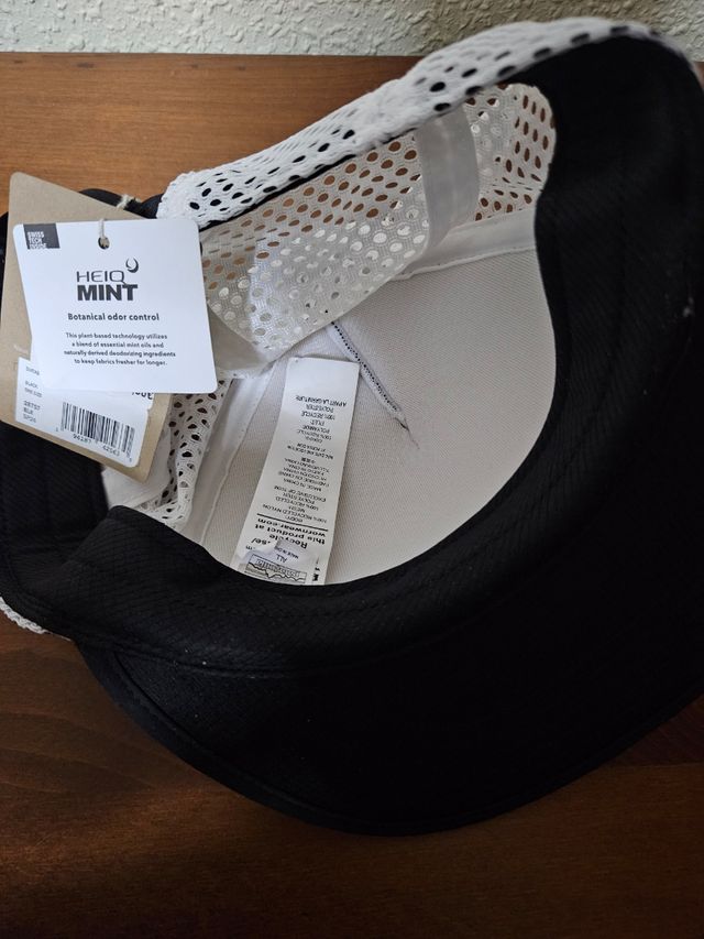 Gorra Patagonia Running Negra y Blanca