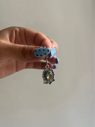 Pendientes colgantes con piedra