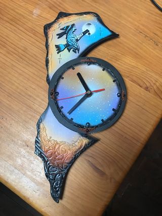 Reloj de pared artesanal bruja volando
