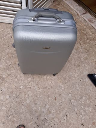 Maleta de viaje gris metalizado