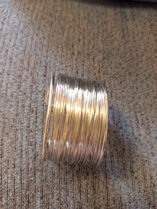 Brazalete plateado ancho