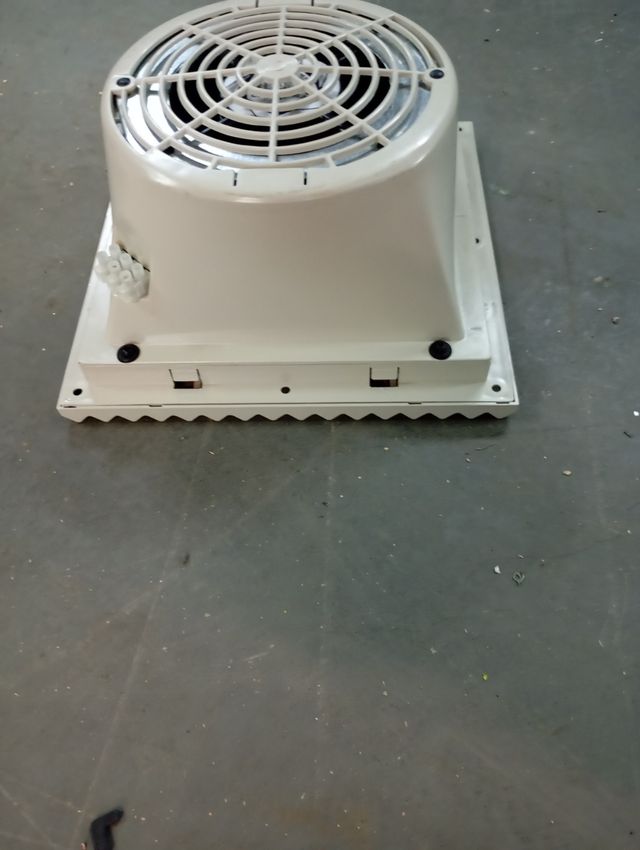 Ventilador Cuadro Eléctrico con Regilla 255x255