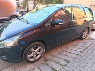 Mitsubishi Grandis 2006
