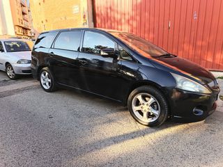 Mitsubishi Grandis 2006