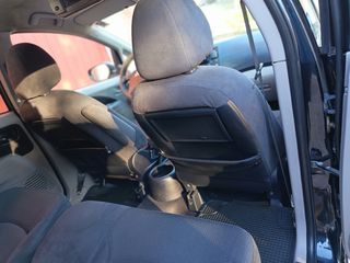 Mitsubishi Grandis 2006