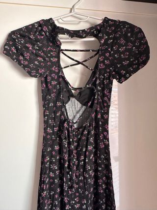 Vestido Bershka estampado floral negro