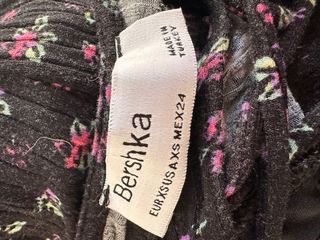 Vestido Bershka estampado floral negro