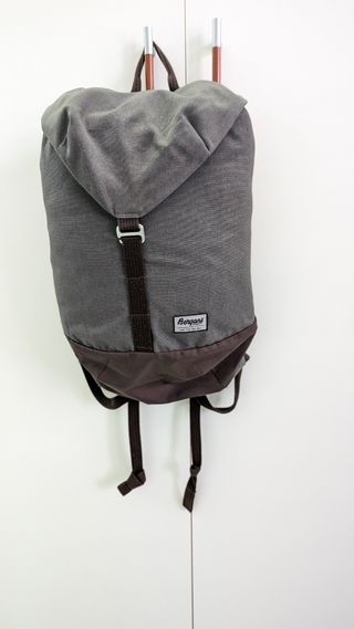 Zaino Bergans Geilo 16L grigio e marrone.