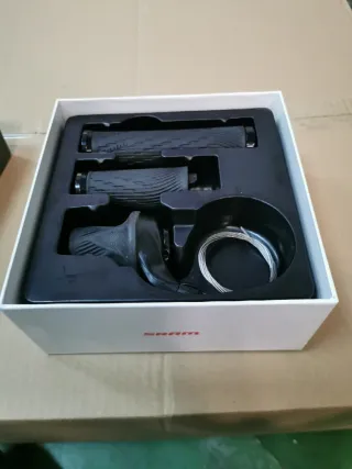 Mando cambio con puños sram eagle grip shift 12v