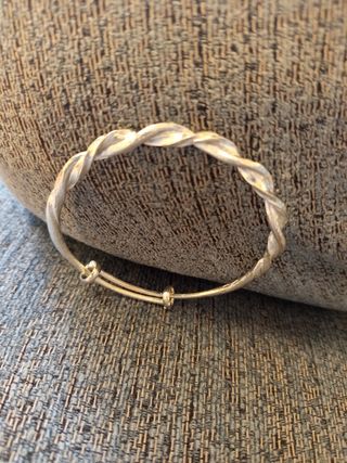 Pulsera plateada trenzada ajustable