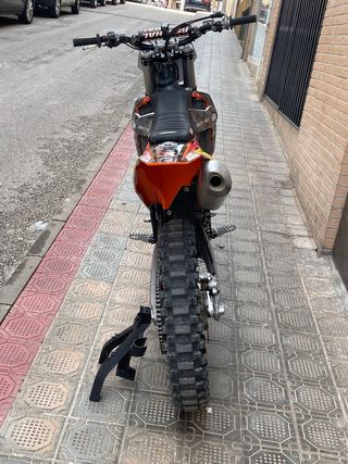 ktm 450 sx-f 2021 con 66 horas. se aceptan cambios