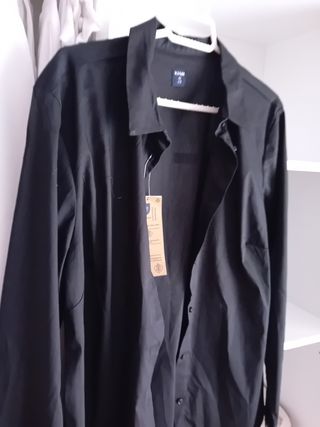 Camisa Kiabi Negra Talla M + Regalo