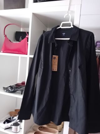 Camisa Kiabi Negra Talla M + Regalo