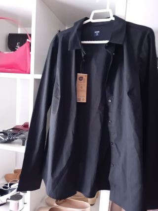 Camisa Kiabi Negra Talla M + Regalo