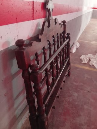Cabecero y piecero de madera tradicional