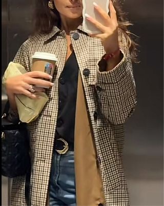 Gabardina Zara Reversible Marrón súper viral