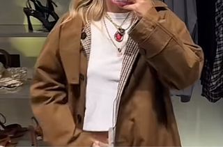 Gabardina Zara Reversible Marrón súper viral