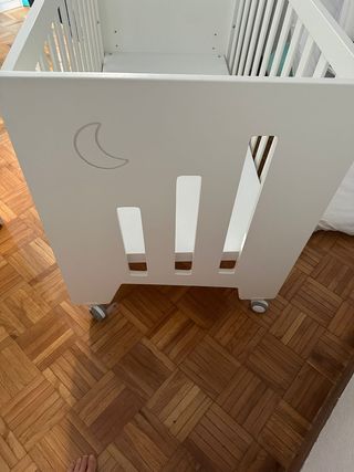 Cuna infantil evolutiva: colecho, cama y pupitre.