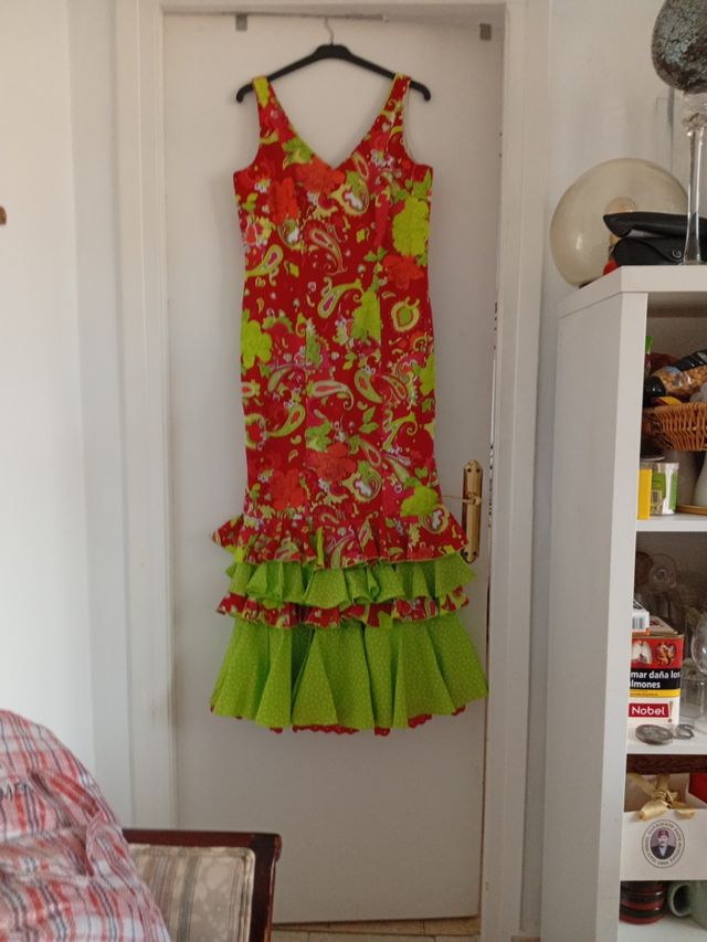 Vestido de flamenca rojo y verde