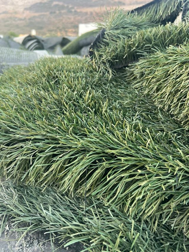 Césped artificial verde