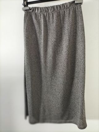 Falda de punto fino gris plateado