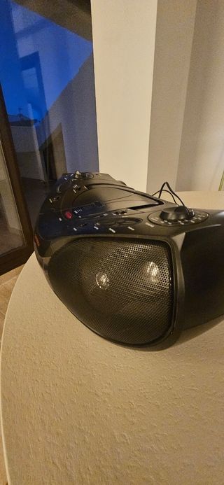Radio CD Sunstech Negra con USB