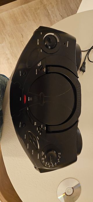 Radio CD Sunstech Negra con USB