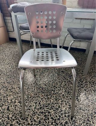 Tres sillas de Metal Vintage
