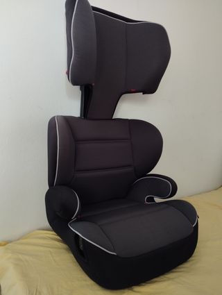Silla de coche para niños gris