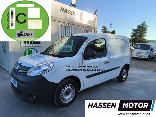 Renault Kangoo 2022 con estanterias