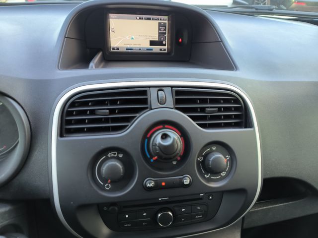Renault Kangoo 2022 con estanterias