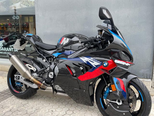 dasMoto vende BMW M1000RR(2024) con 2190 km