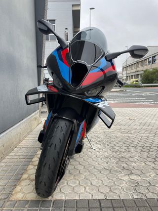 dasMoto vende BMW M1000RR(2024) con 2190 km