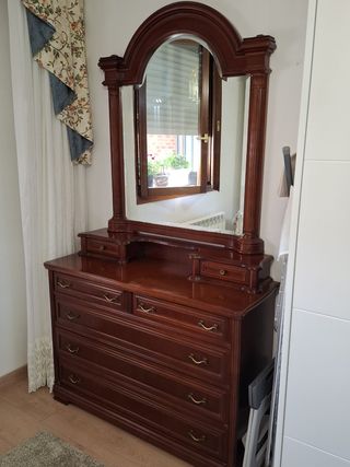 Cómoda de madera para habitación