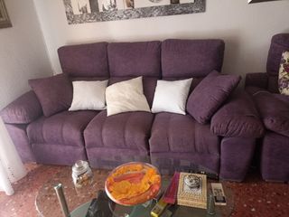 Sofá y sillón reclinable morado