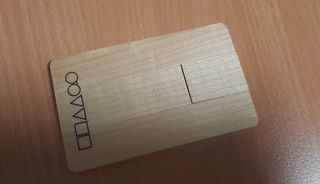 Oliver Peoples Pendrive 2GB in legno – formato car