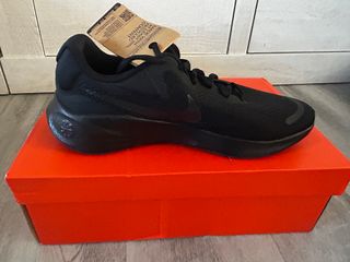 Nike Revolution 7 Talla 43 Negro