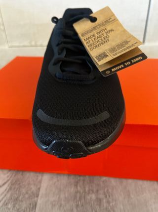 Nike Revolution 7 Talla 43 Negro
